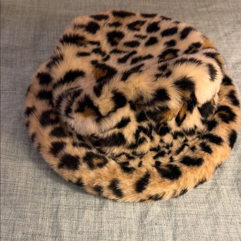 Source Unknown Leopard Print Faux Fur Hat - Picture 1 of 4